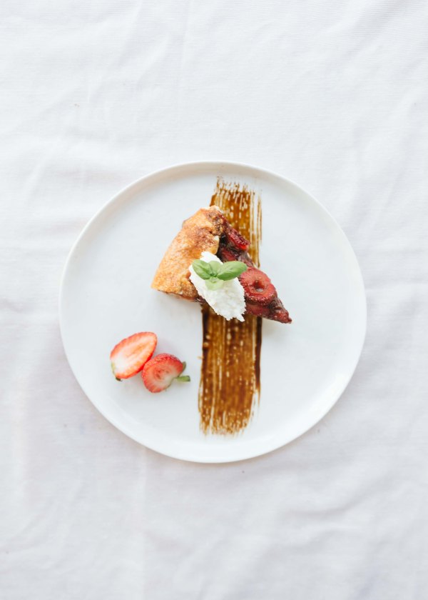 newpaper-wall-and-strawberry-galette (1 of 12)