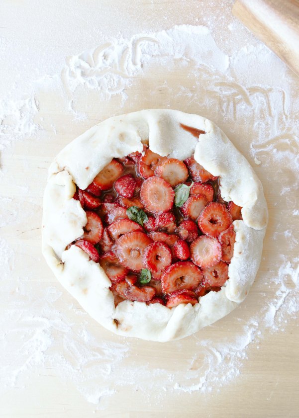 newpaper-wall-and-strawberry-galette (9 of 12)